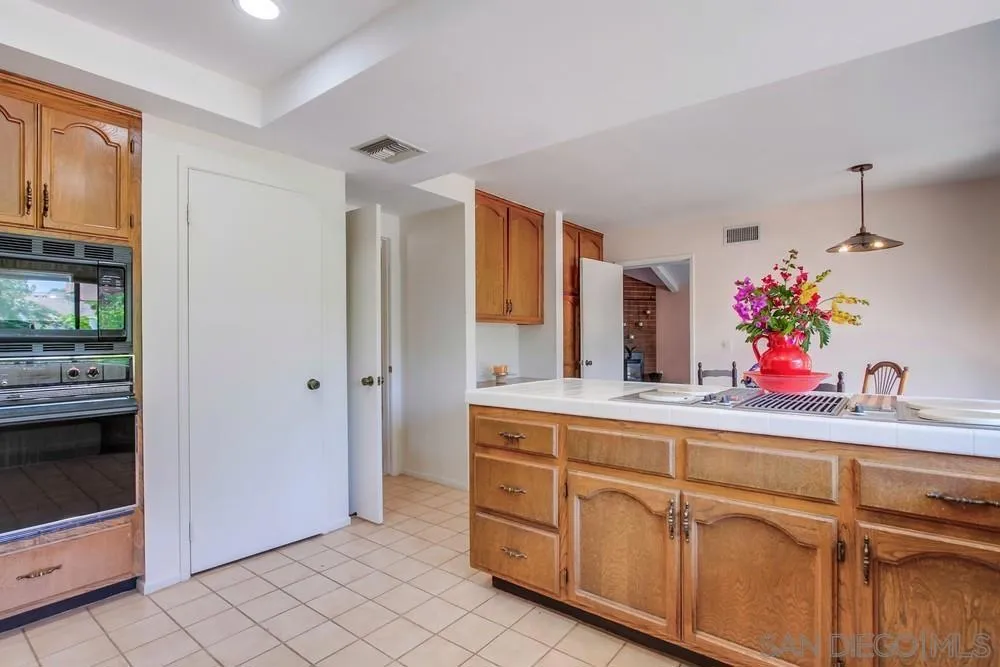 6411 Via De La Reina, Bonsall, California 92003 home-pic-27